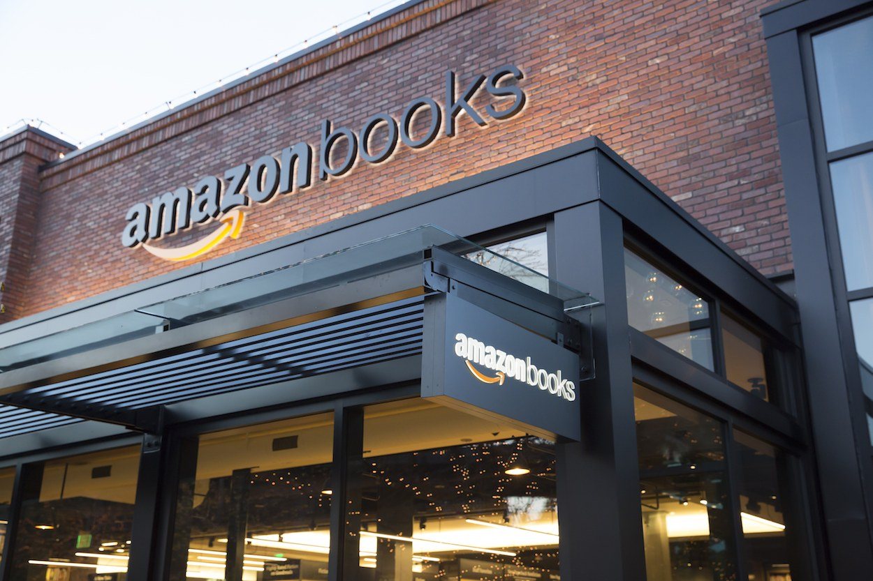 to open new brick-and-mortar bookstore in New York City this year –  GeekWire