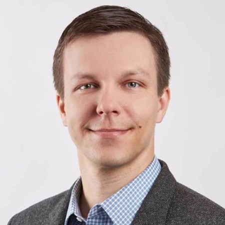 Matthew Backus headshot